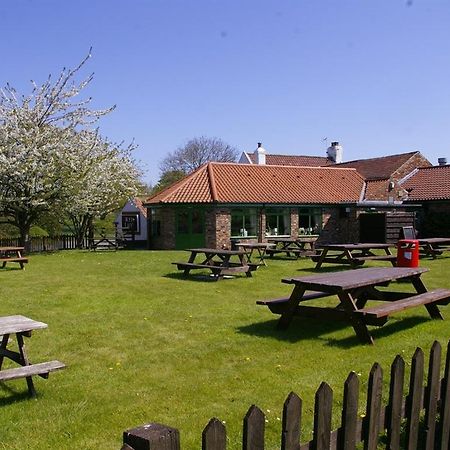 The Red Lion Hotel York Bagian luar foto