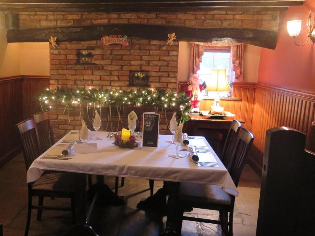 The Red Lion Hotel York Bagian luar foto