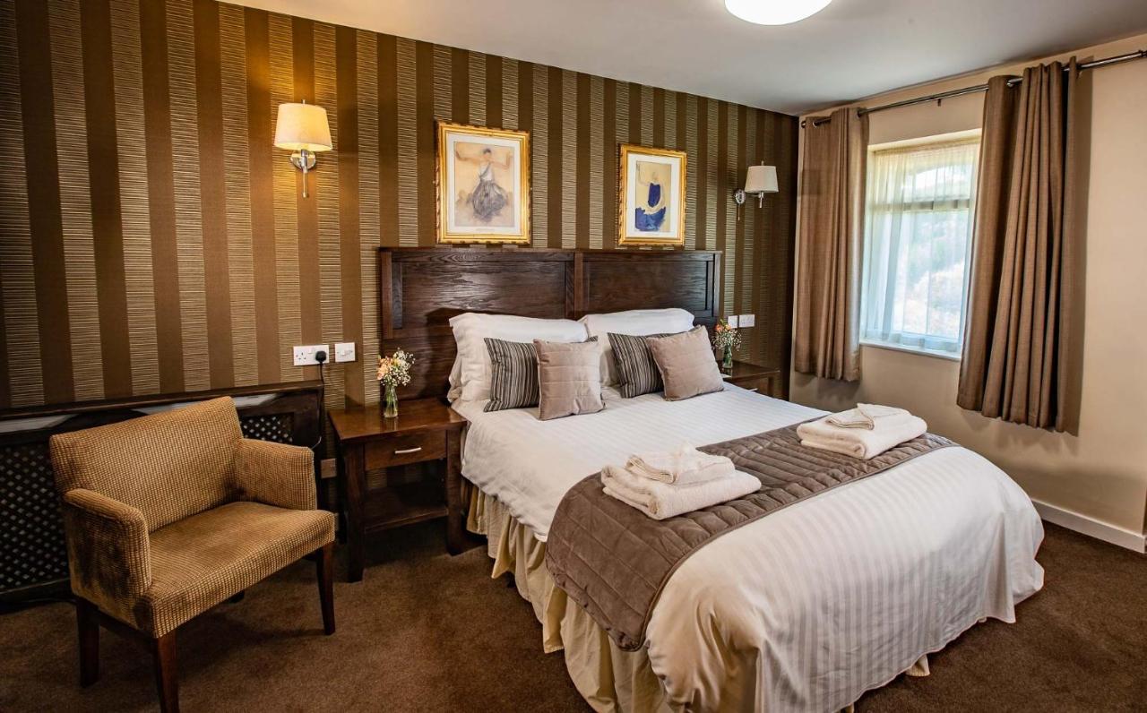 The Red Lion Hotel York Bagian luar foto