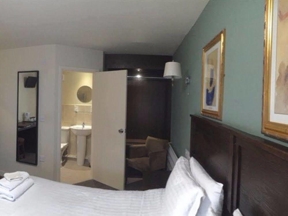 The Red Lion Hotel York Bagian luar foto